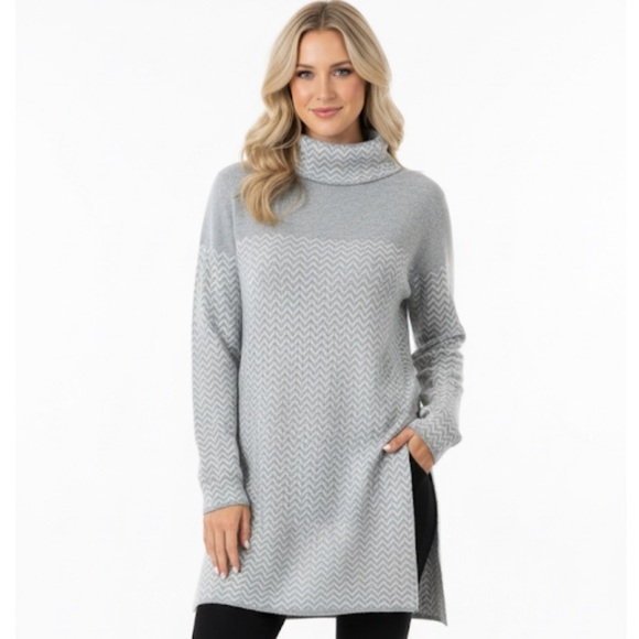 aspen Sweaters - Aspen Gray Chevron Women's tunic Sweater size medium